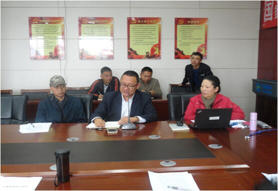 保山移动综合部副总杨涛在培训中宣贯省移动对车辆管理的相关要求事项。。。。。。。。